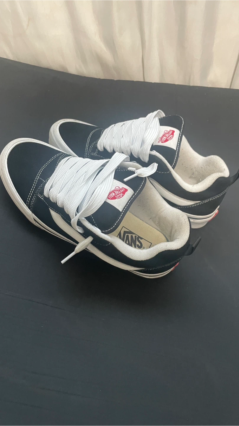 Vans Knu Skool Black/True White - Size US 9 Men