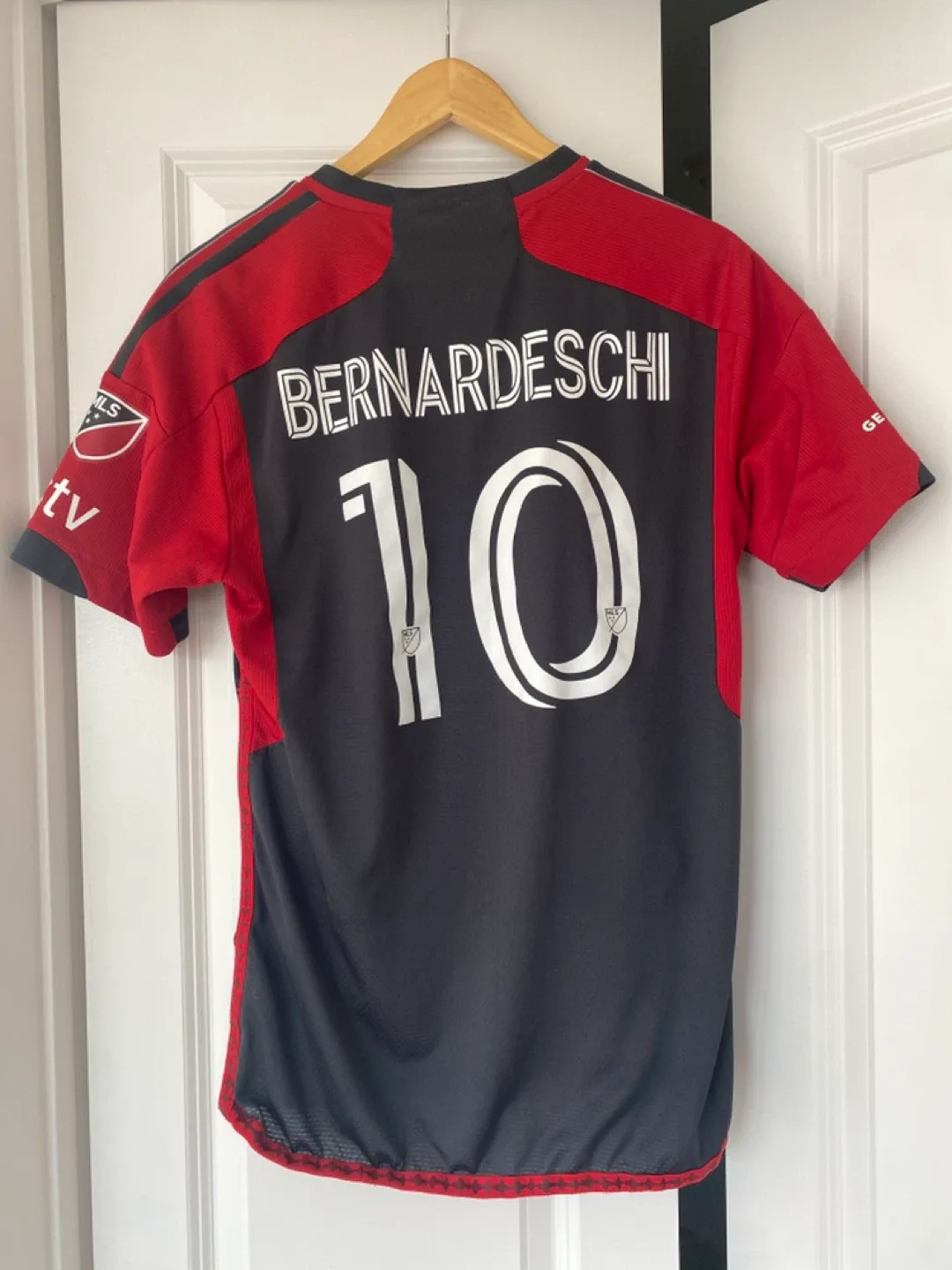 Men’s size med 22-23 Toronto FC Adidas Jersey - Bernardeschi #10 image indicator(2)