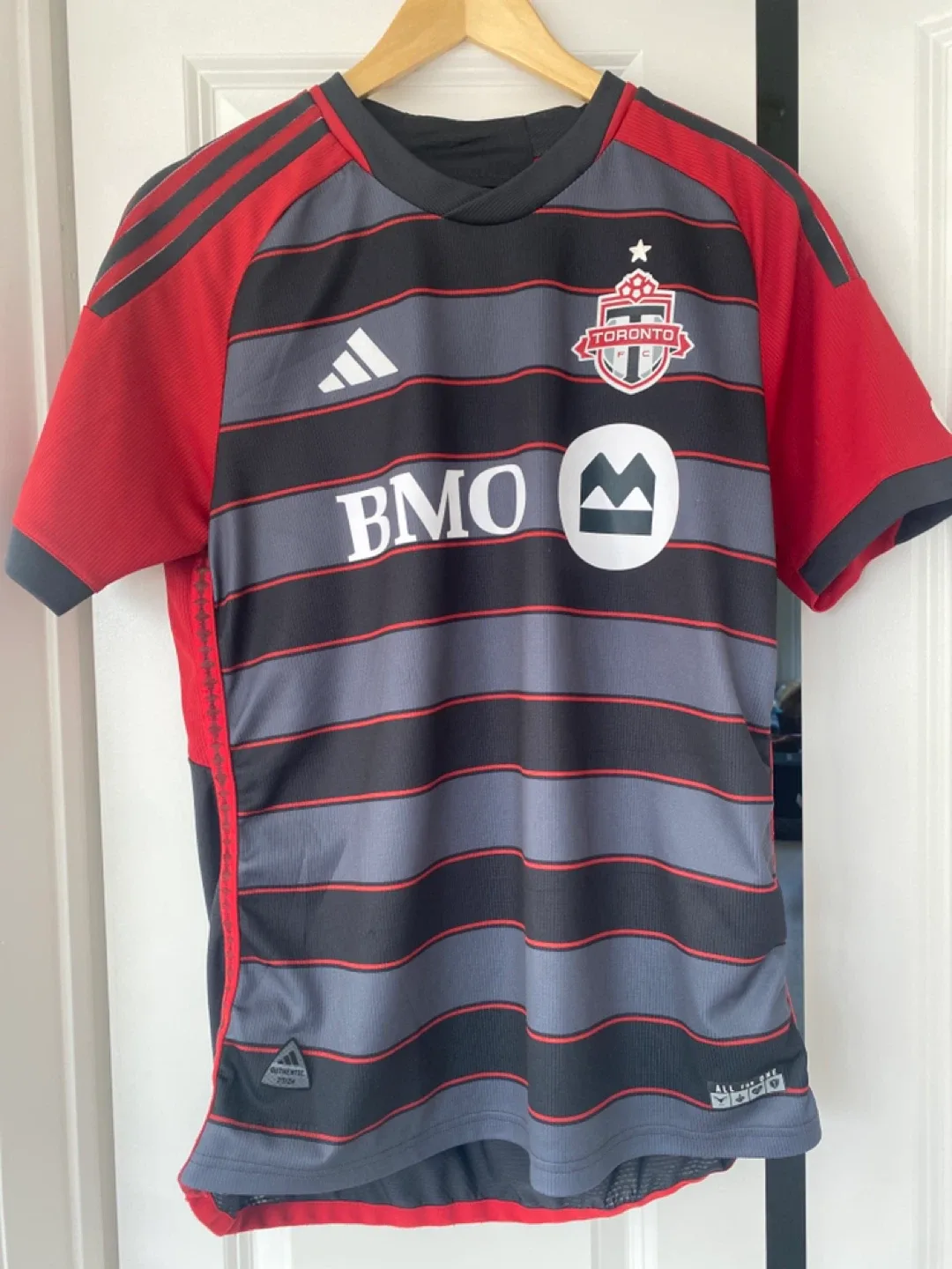 Men’s size med 22-23 Toronto FC Adidas Jersey - Bernardeschi #10 thumbnail