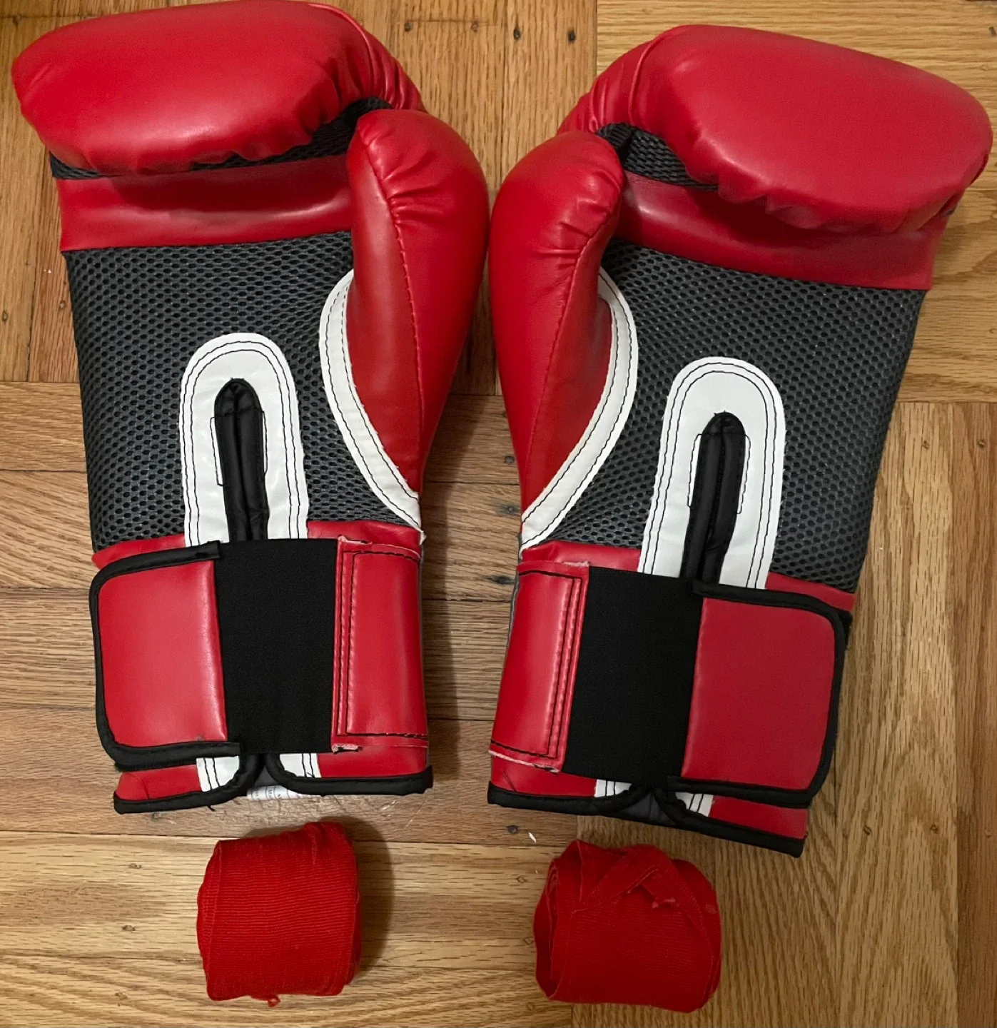 Everlast Pro Style Training Gloves 14oz Red image indicator(2)