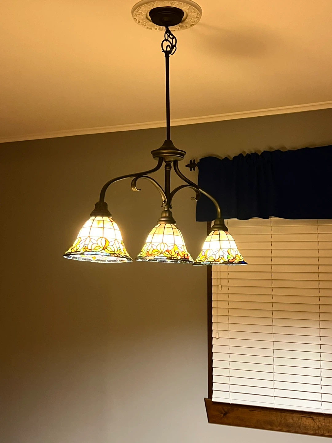Stained Glass Style 3-Light Chandelier - photo 2