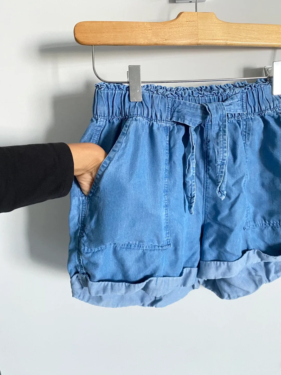 Cute Jeans Shorts With Deep Pockets image indicator(2)