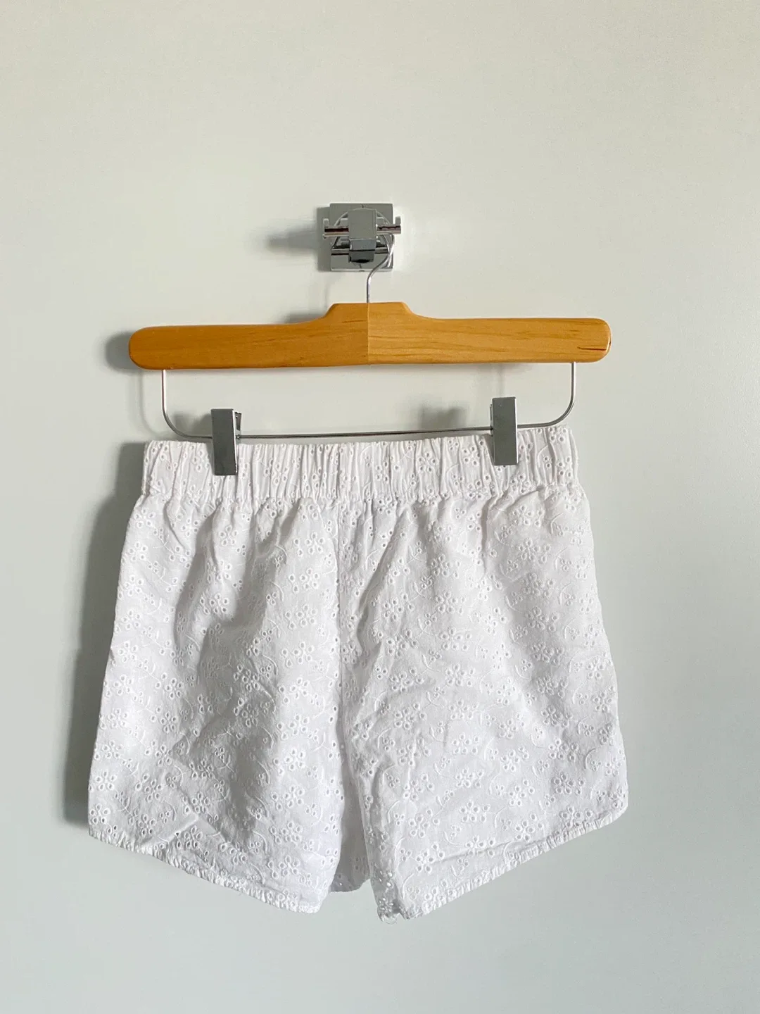 100% Cotton Bow Eyelet Embroidery Shorts image indicator(5)