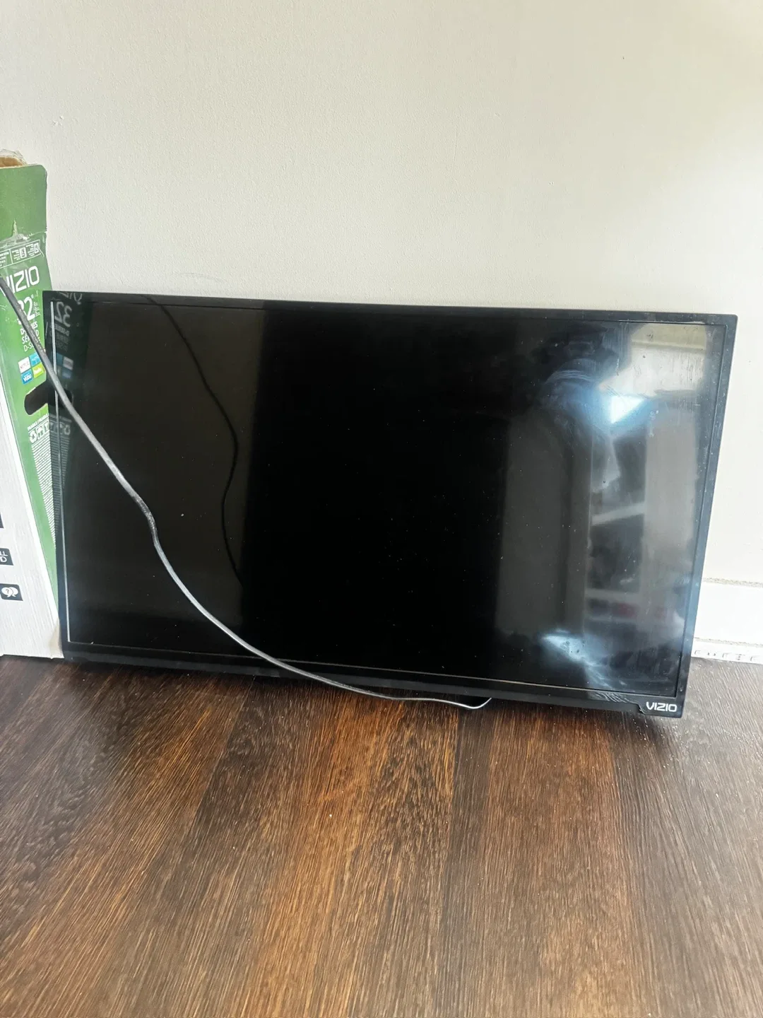 Vizio D-Series 32" TV image indicator(3)