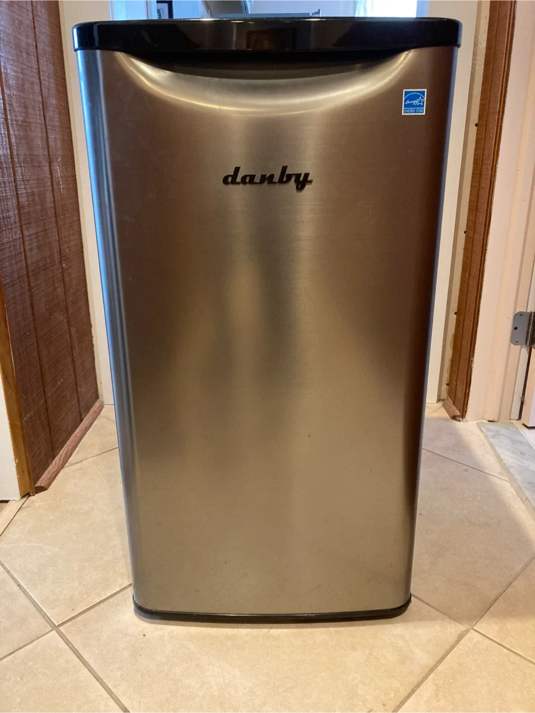 Danby Compact Refrigerator image indicator(2)