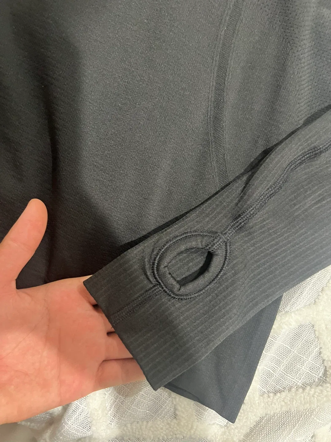 Lululemon Women’s long Sleeve image indicator(3)