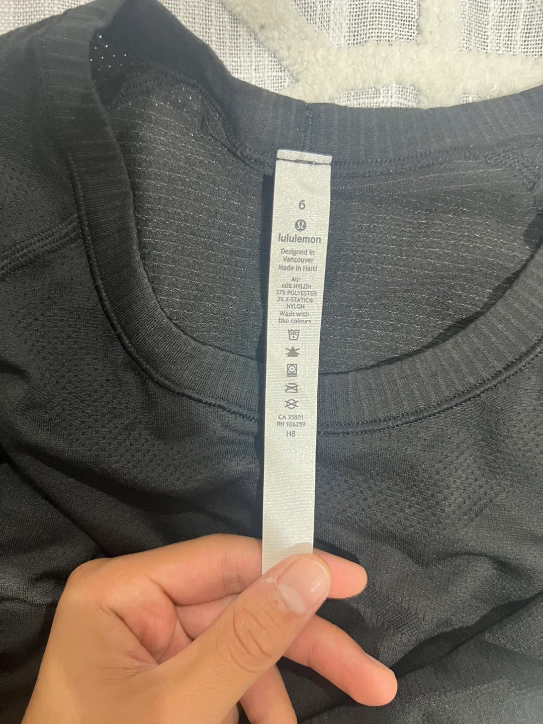 Lululemon Women’s long Sleeve image indicator(4)