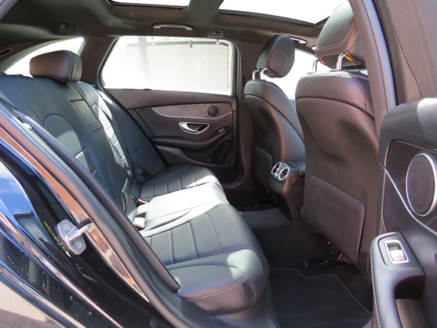 2018 Mercedes-Benz C300 4MATIC Wagon - Black image indicator(8)