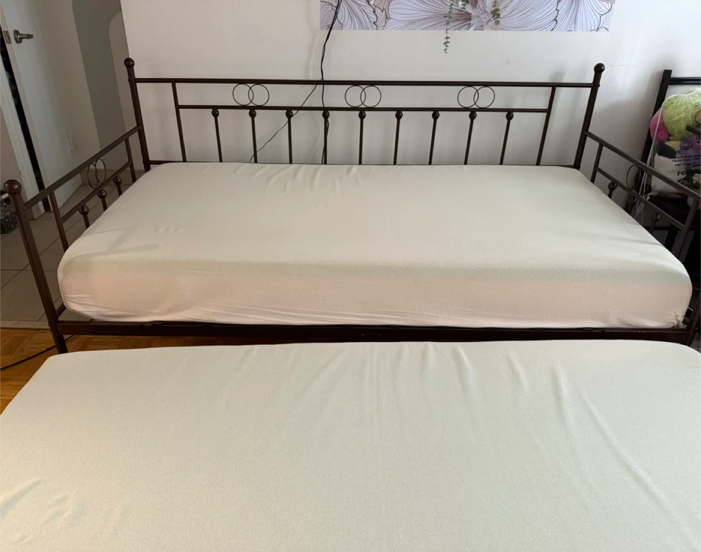 🚚Moving sale 2 twin mattress thumbnail