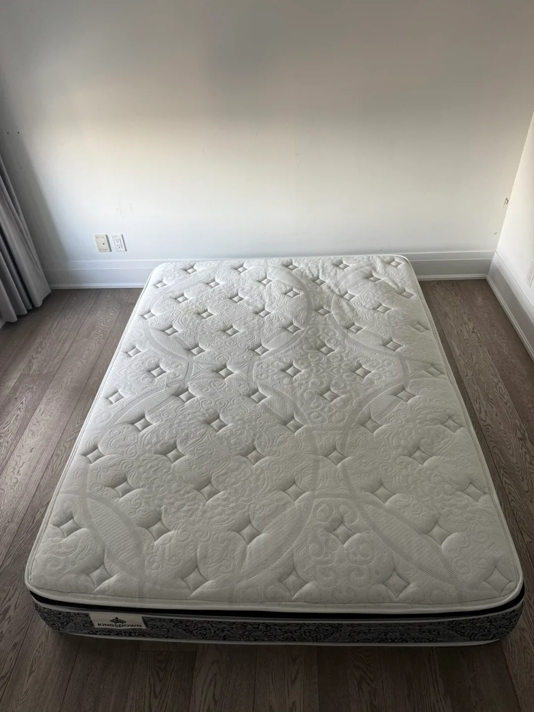 Queen Mattress- Kingsdown Studio Burton Mattress image indicator(3)