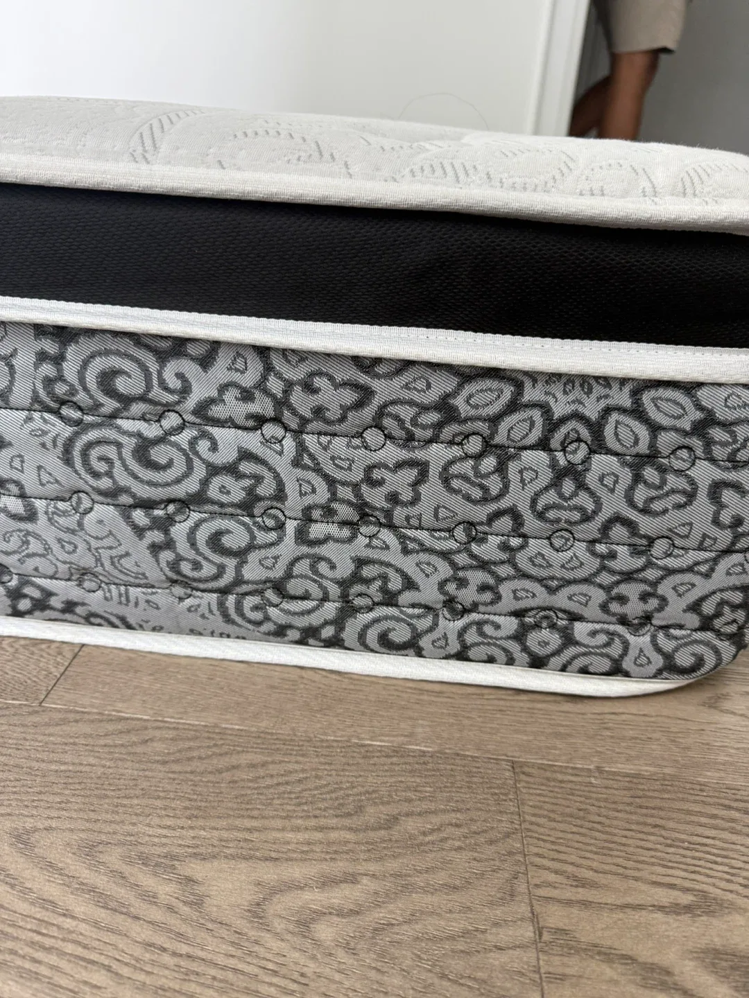 Queen Mattress- Kingsdown Studio Burton Mattress image indicator(4)