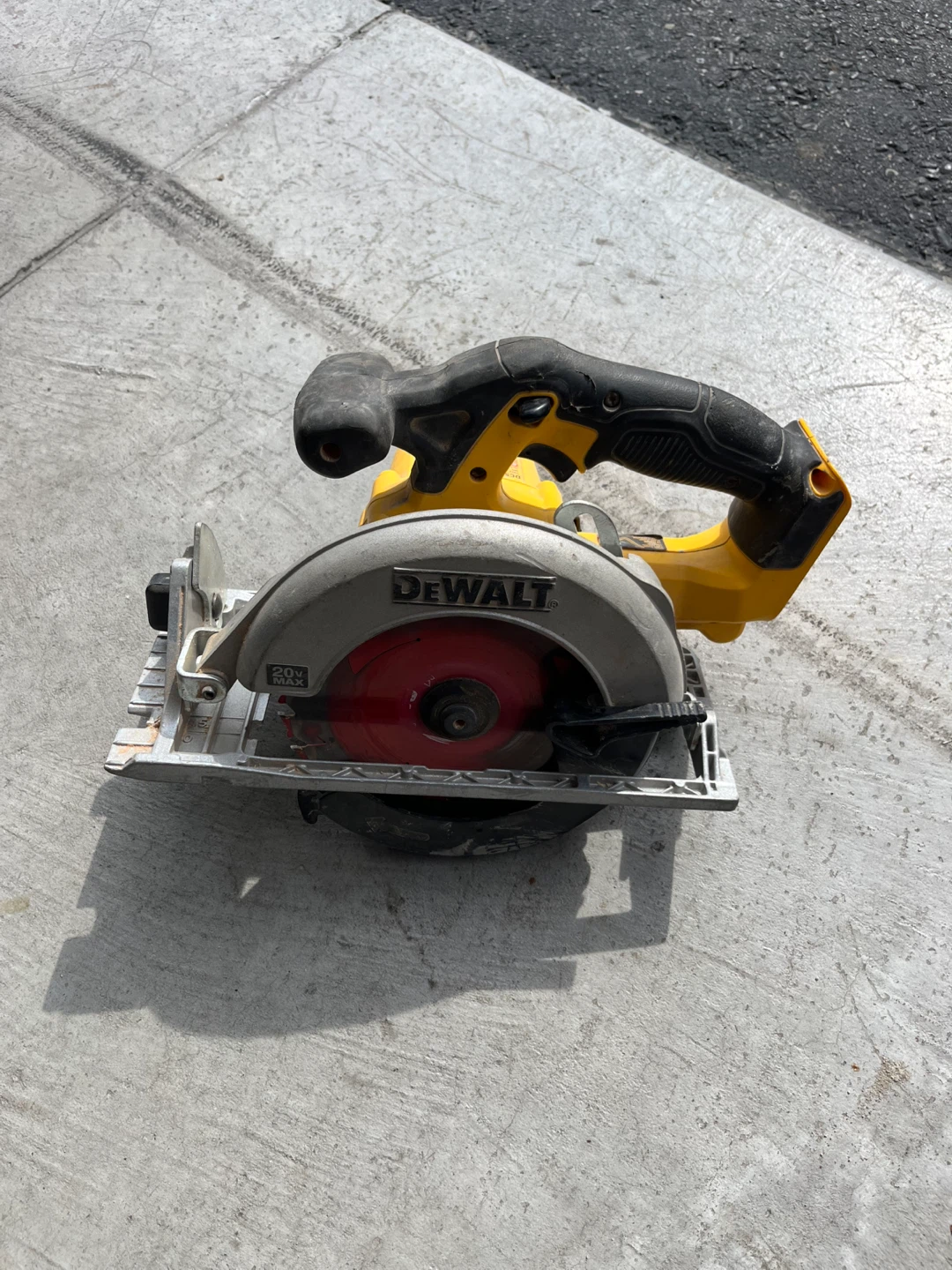 DeWalt 6 1/2” Cordless Circular Saw