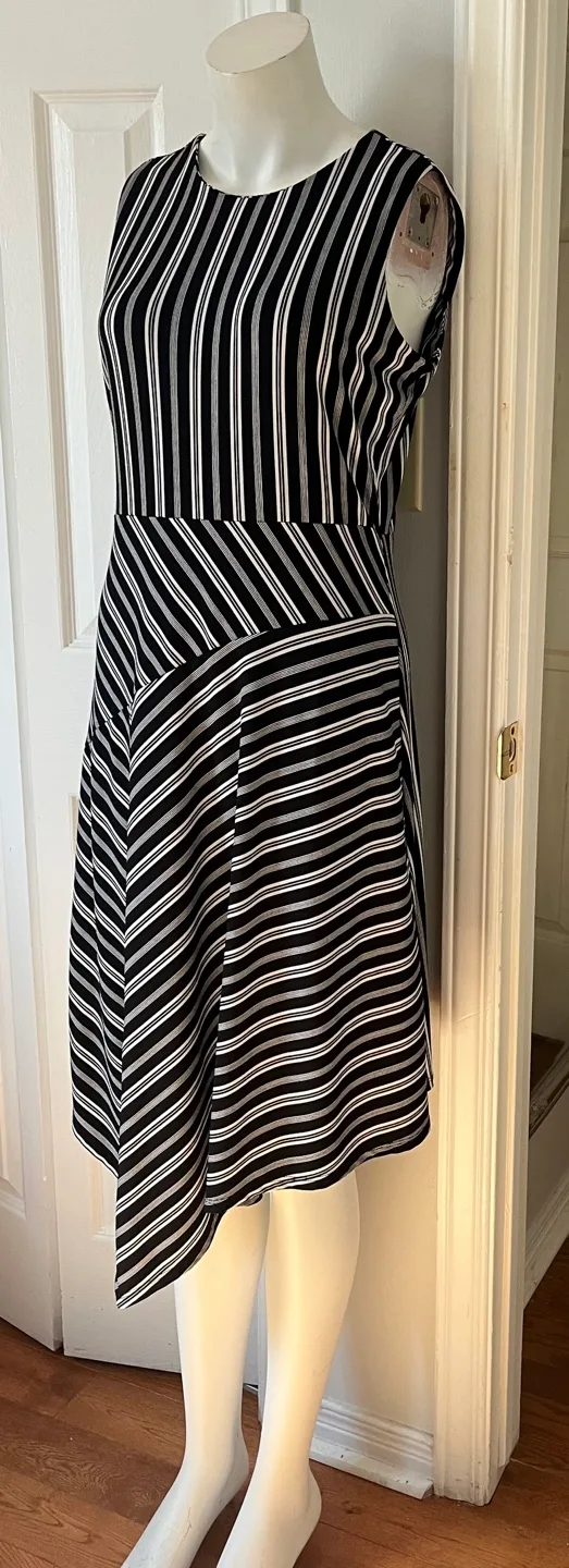 Banana Republic Striped Dress - Size S image indicator(5)