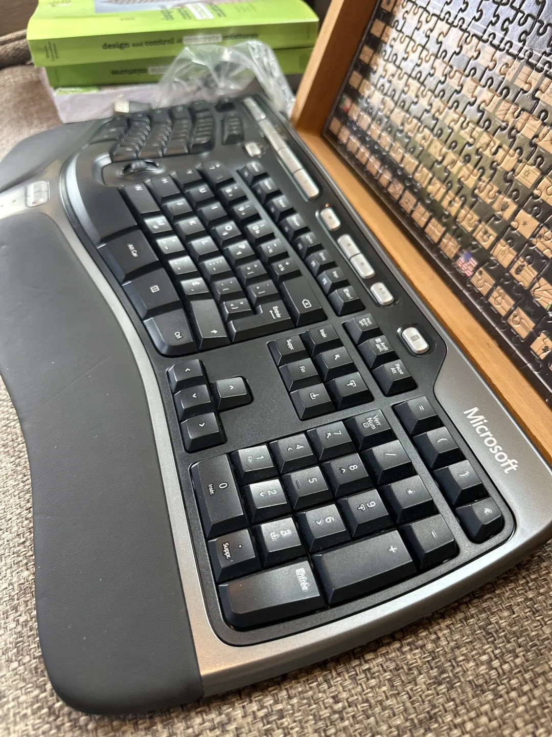 Microsoft Natural Ergonomic Keyboard image indicator(3)