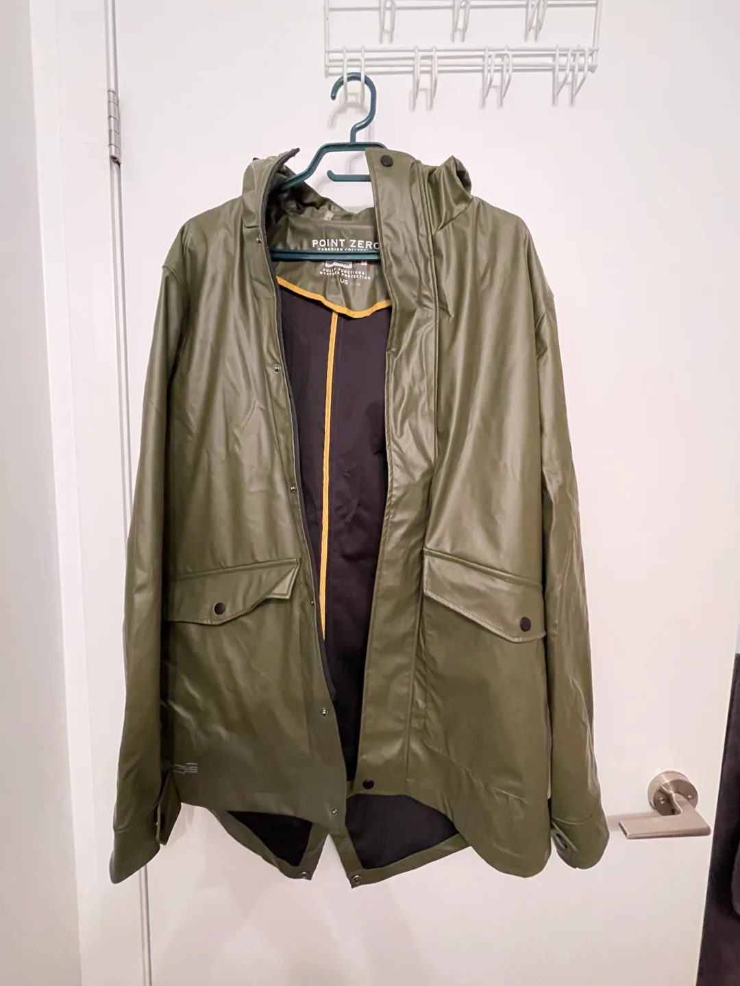 Men’s Point Zero Olive Green Rain Jacket image indicator(3)