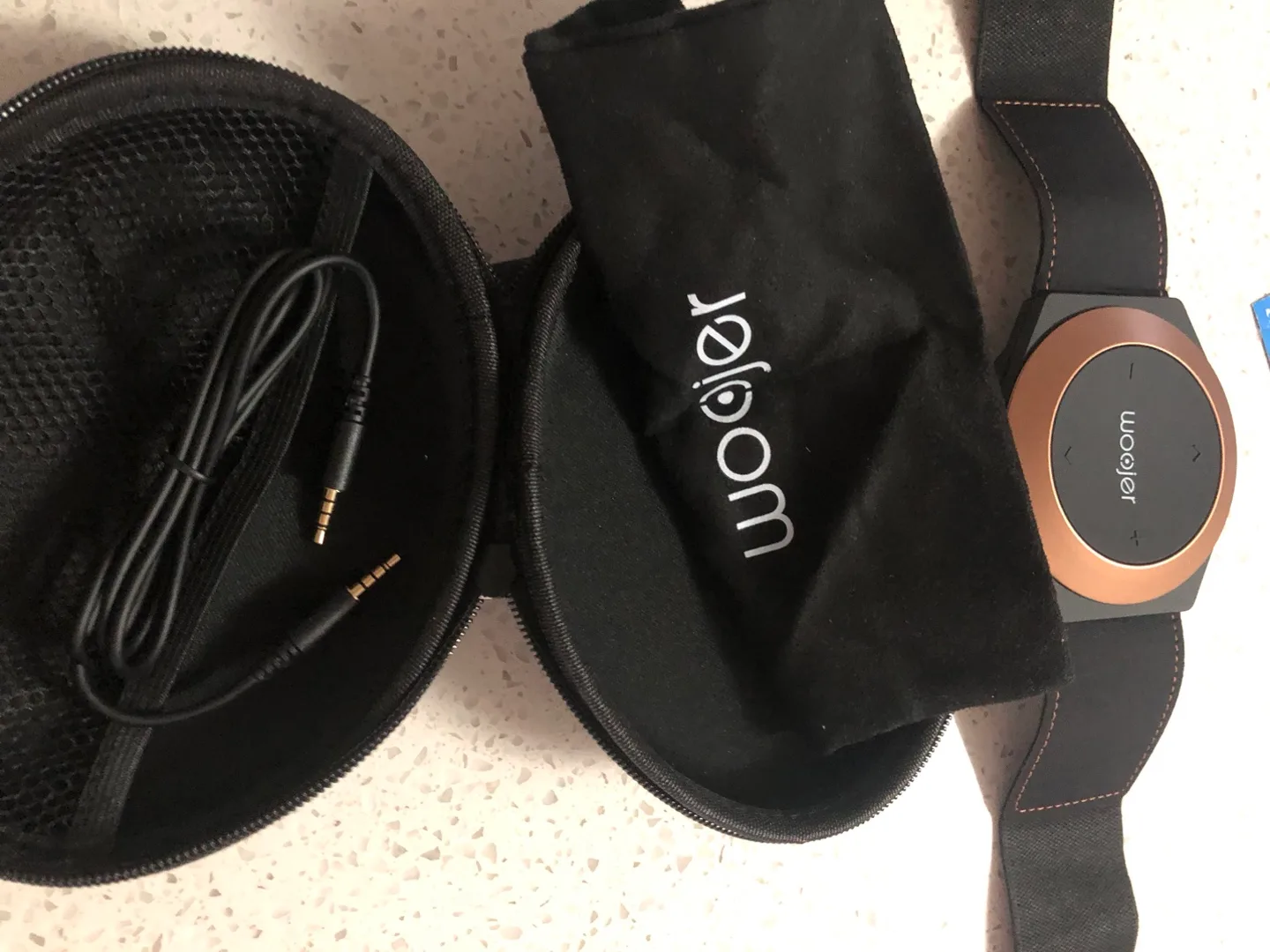 Woojer Strap Edge Tactile Device image indicator(2)