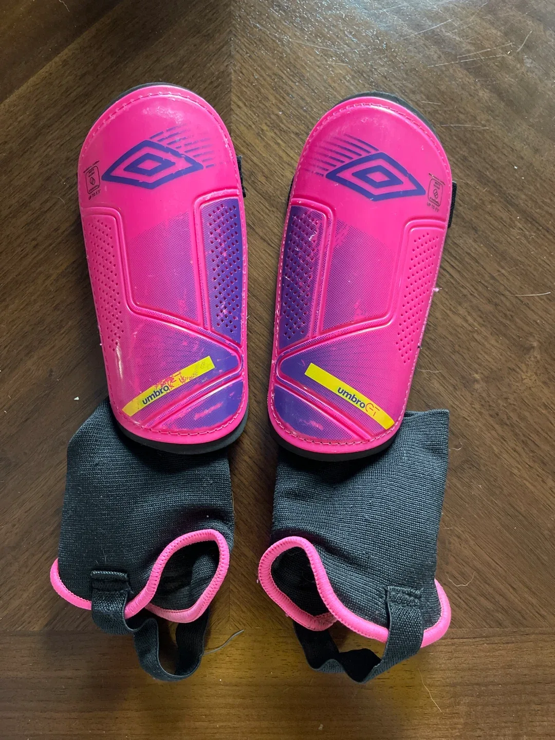 Umbro Pink Soccer Shin Guards - Up to 5'3" thumbnail