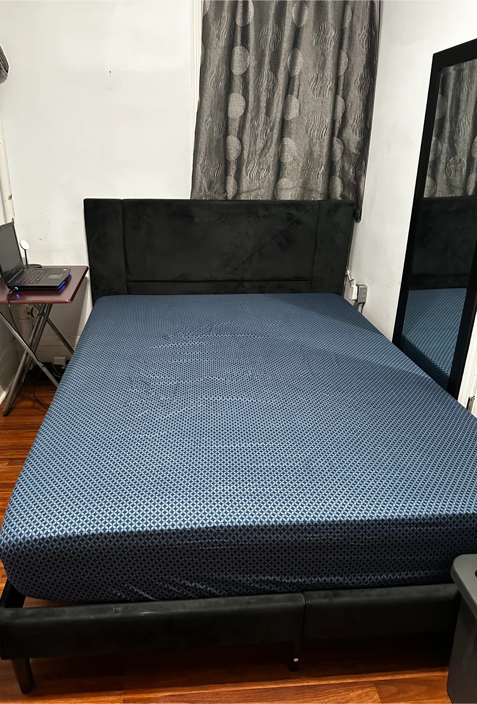 Queen Size Bed Frame with Memory foam Matress