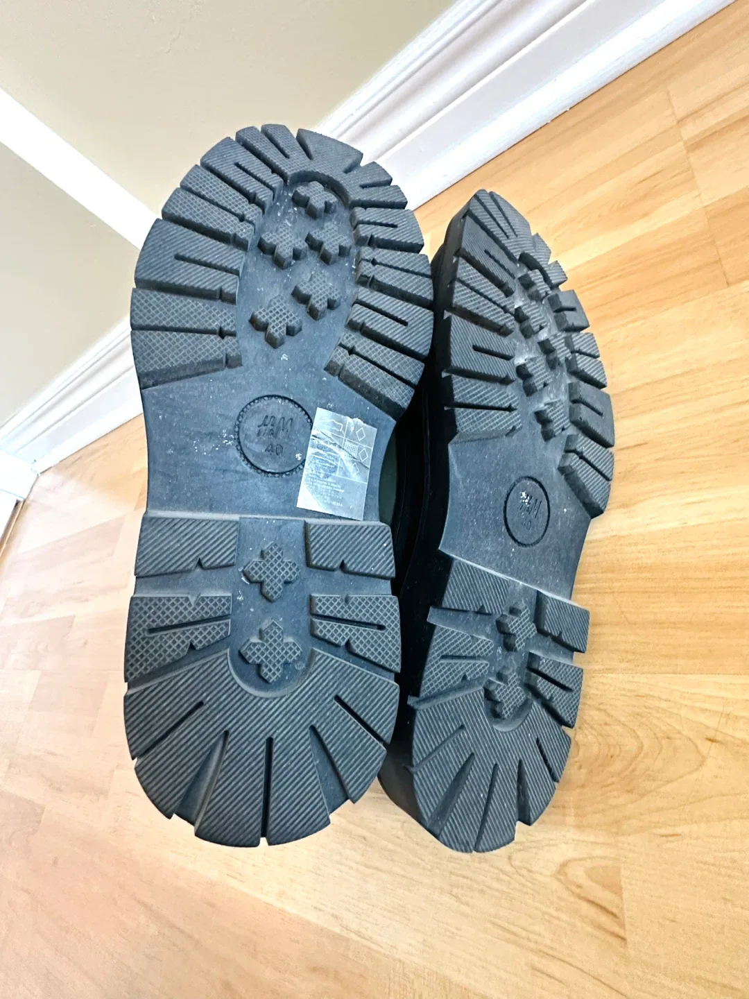 H&M Boots - Size 7.5 US image indicator(7)