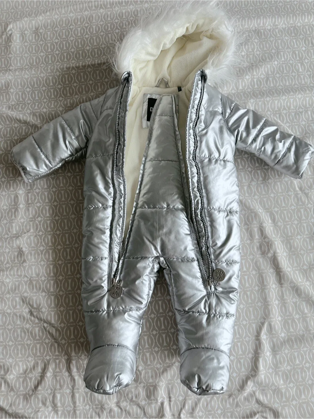 New DKNY Silver Snowsuit 6/9M image indicator(5)