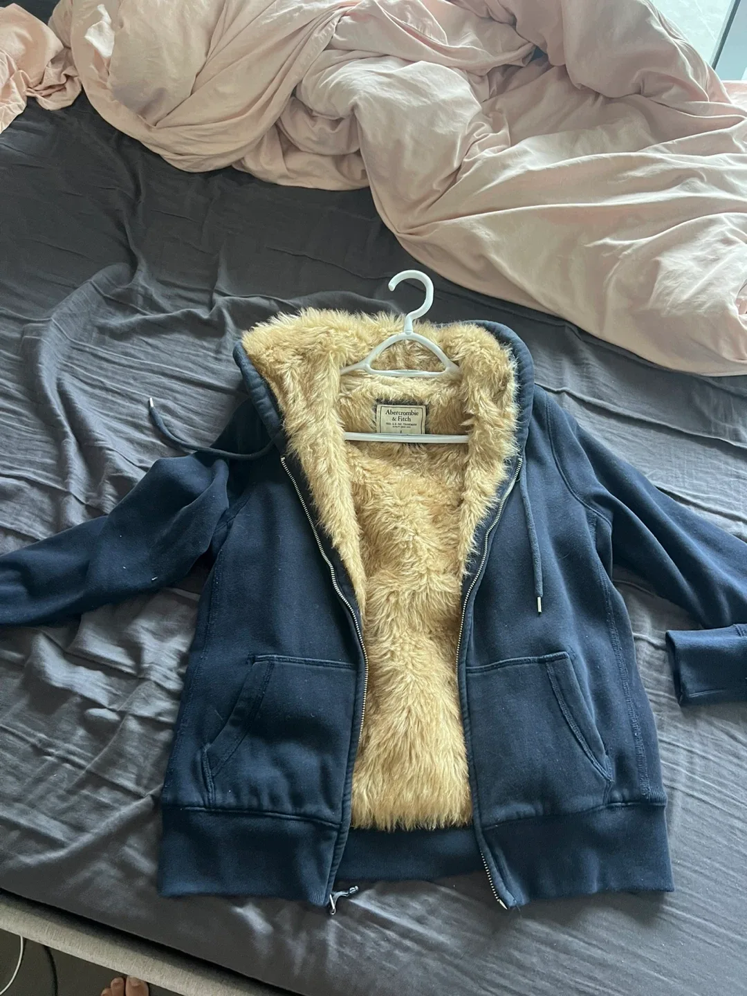 Abercrombie & Fitch Faux Fur Lined Hoodie - Size L image indicator(3)