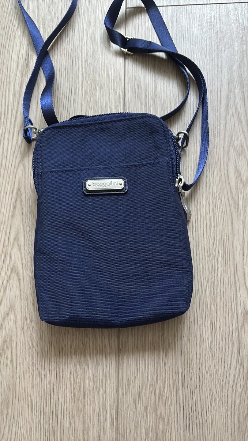 New Baggallini Women's Essential Mini Crossbody Bag image indicator(2)