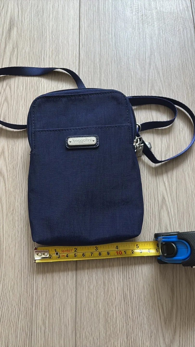 New Baggallini Women's Essential Mini Crossbody Bag image indicator(7)