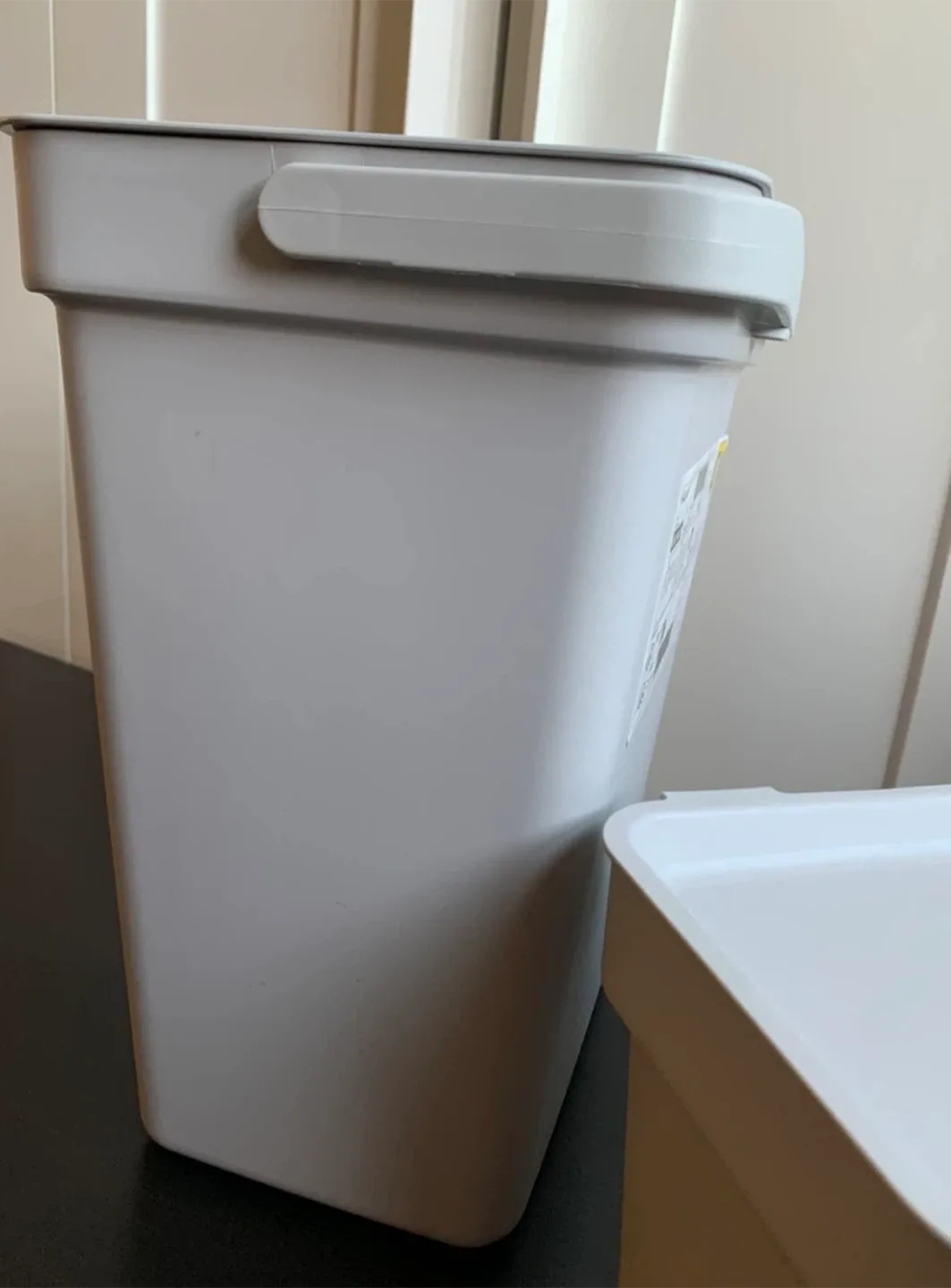 Set of 2 Waste Bins with Lids image indicator(3)