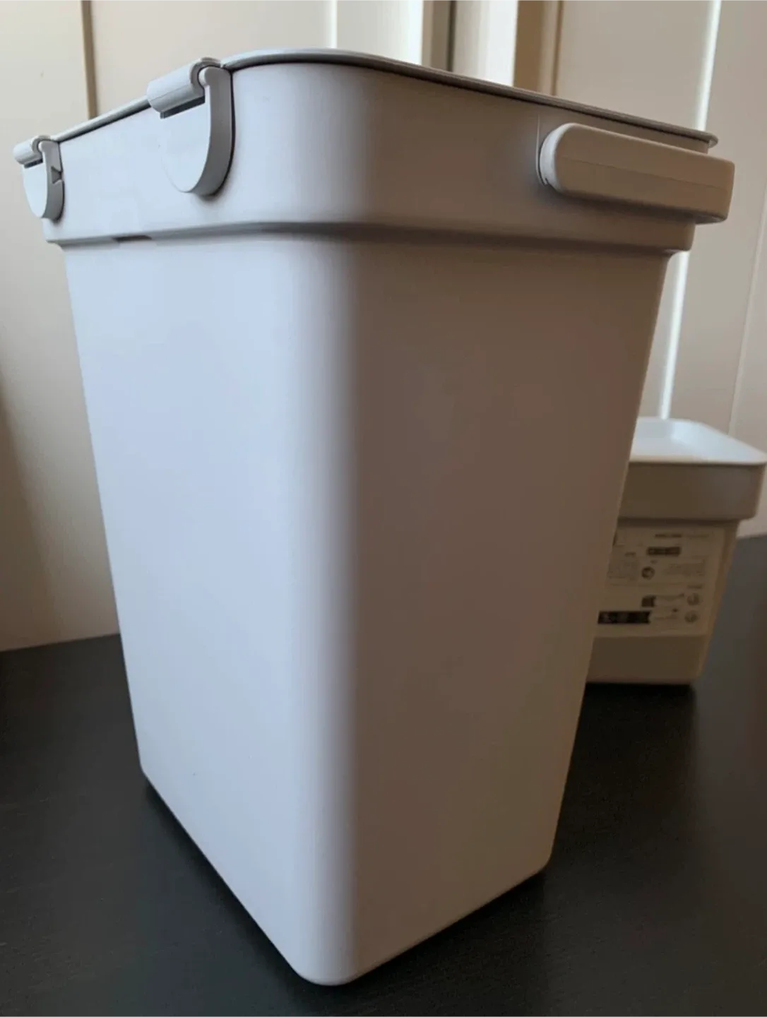 Set of 2 Waste Bins with Lids image indicator(5)