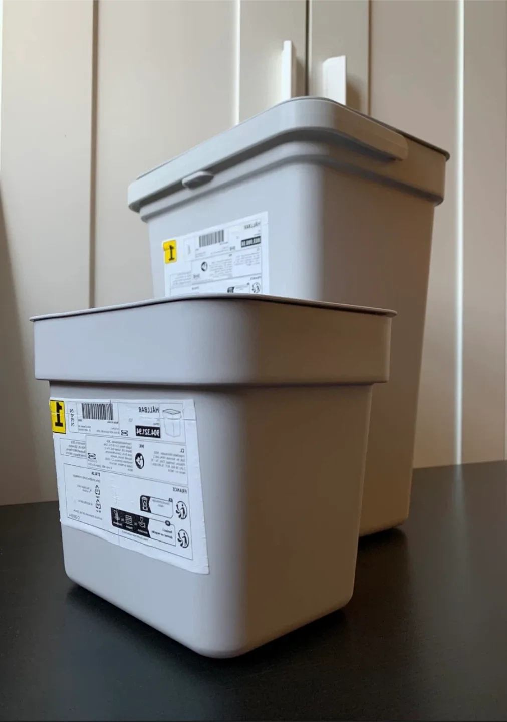 Set of 2 Waste Bins with Lids thumbnail