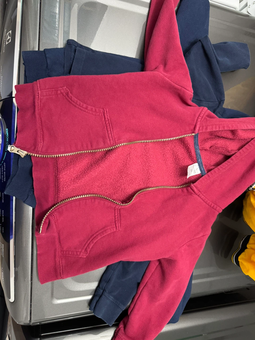 Free Kids uniforms and sweaters 3T and 4T - photo 4