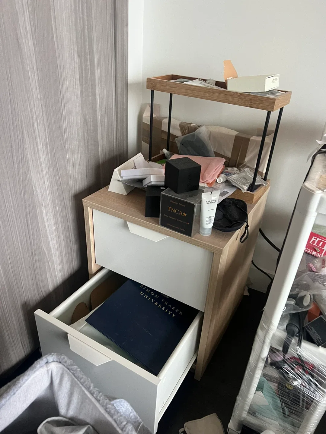 Night stand with Drawers image indicator(3)