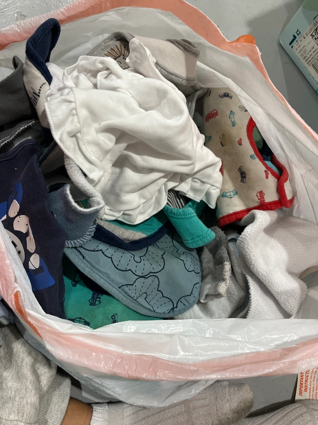 Bag of baby clothes - photo 2