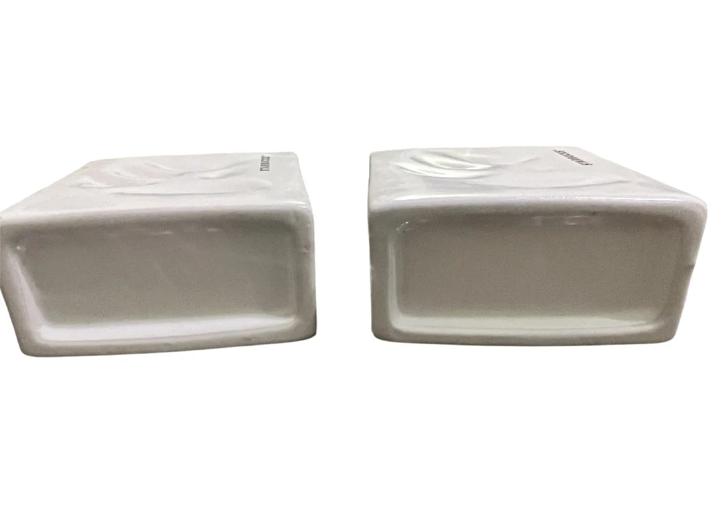 Starbucks 2018 Limited Edition Ceramic Tote Ornaments – Set of 2 image indicator(5)