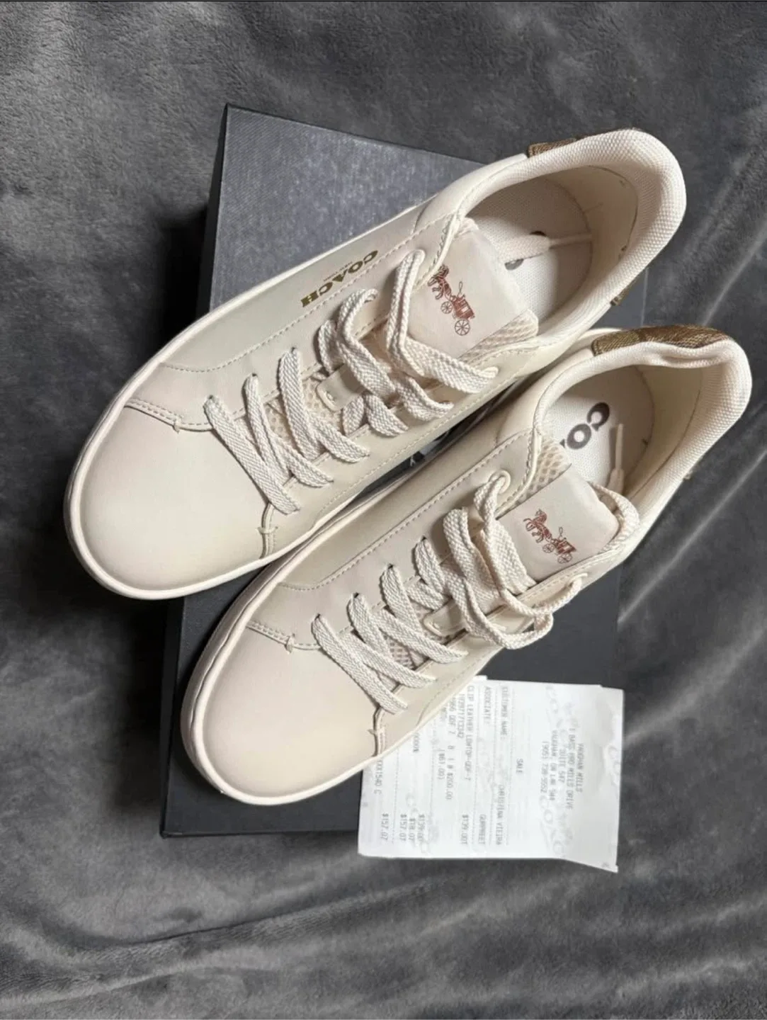 Coach Clip Leather Lowtop Sneakers Size 7 image indicator(3)