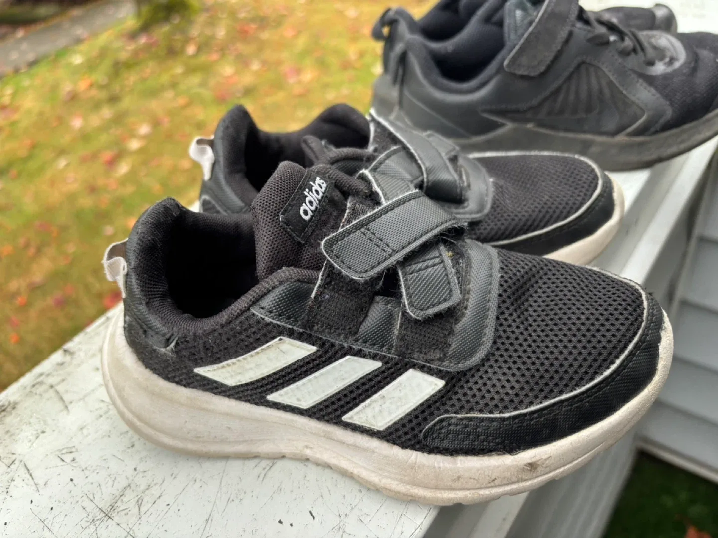 Adidas & Nike Kids' Black Sneakers - Size 13C image indicator(2)