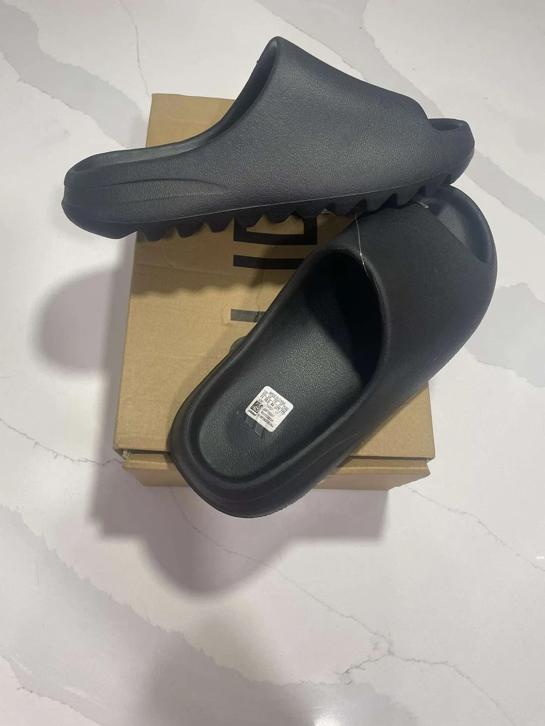 Adidas Yeezy Slide Onyx Size 11 image indicator(2)