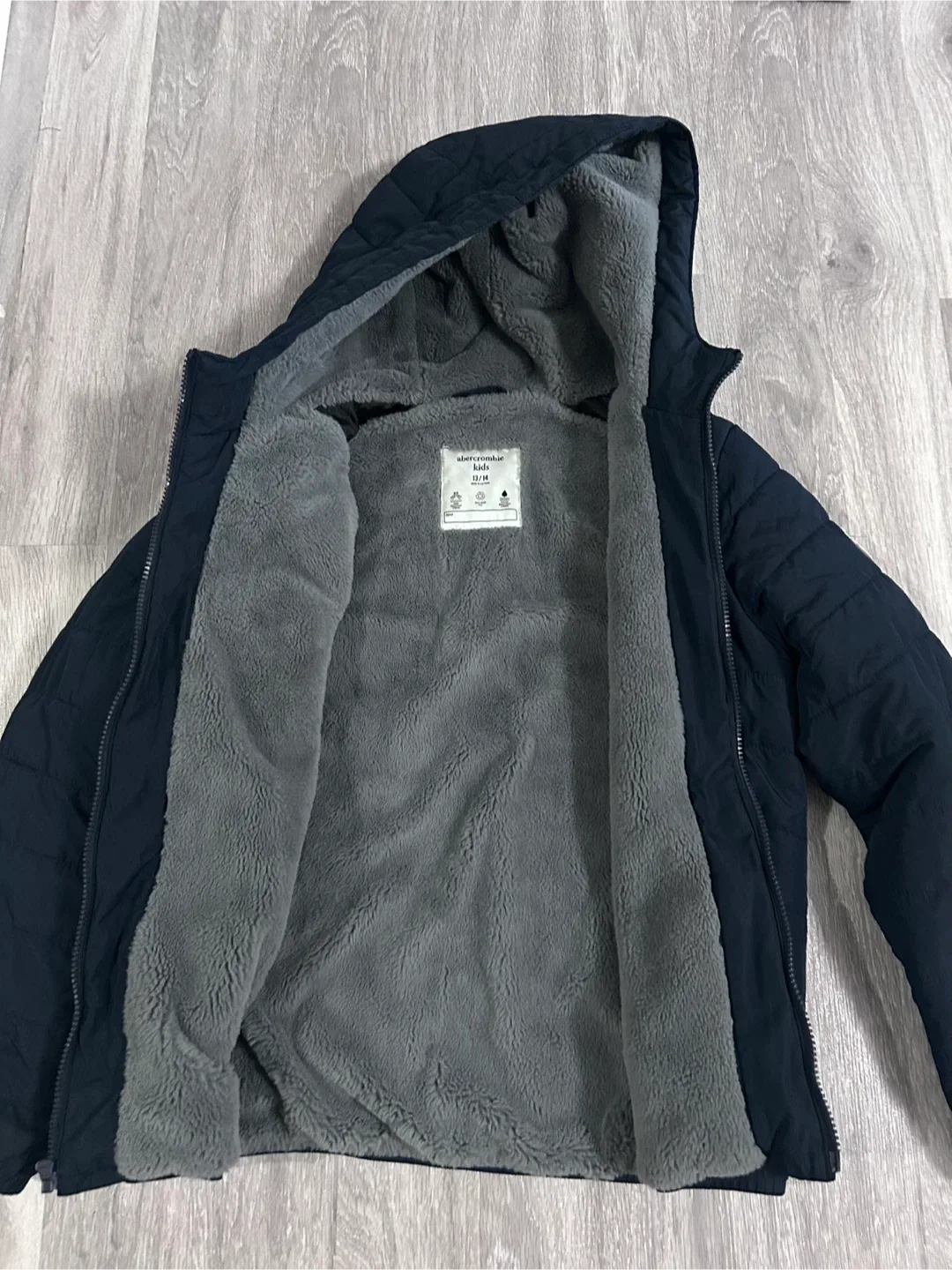 Abercrombie Kids Puffer Jacket - Size 13/14 image indicator(3)