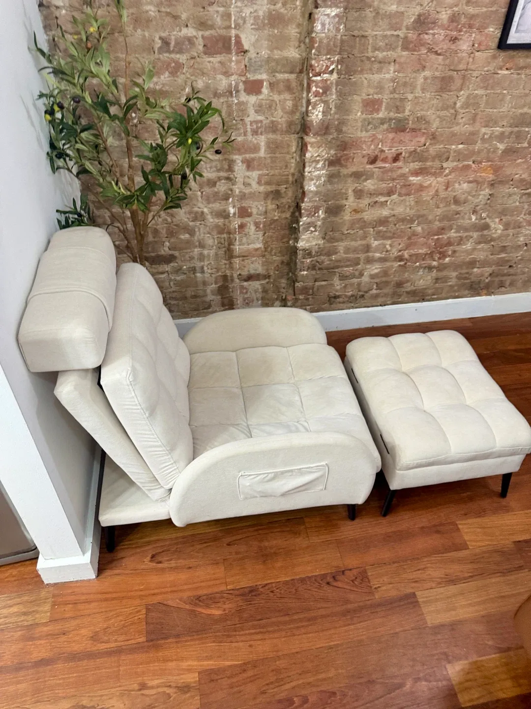 Cream Tufted Recliner Chair with Ottoman image indicator(5)