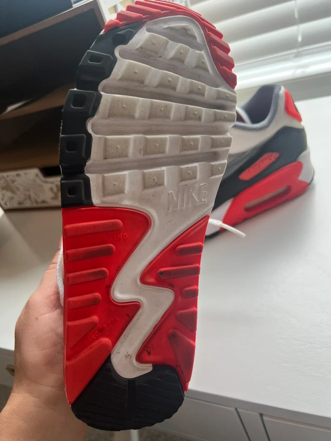 Nike Air Max 90 - Youth Size 5.5 image indicator(4)