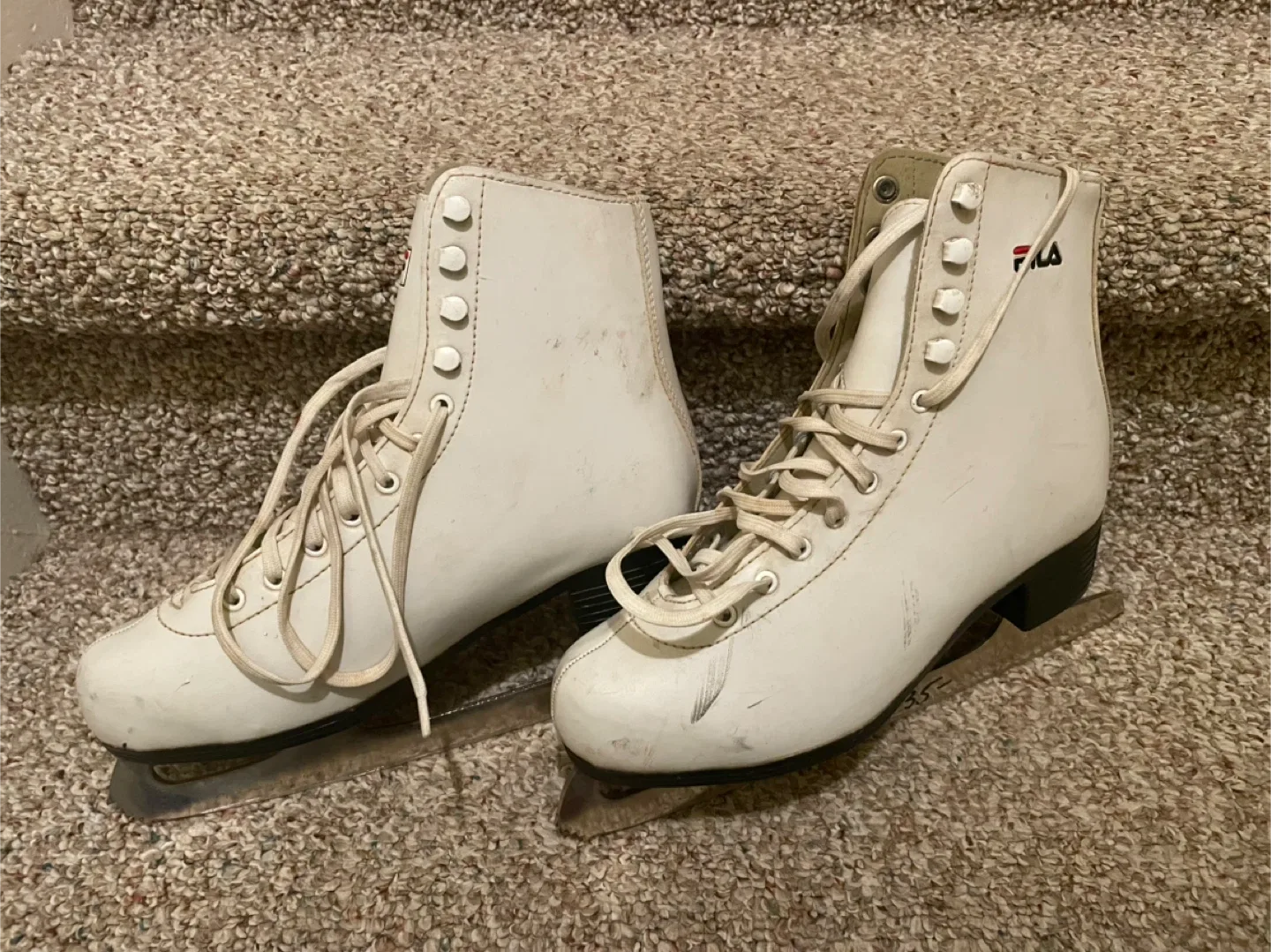 Fila Ice Skates - US Size 7 image indicator(2)