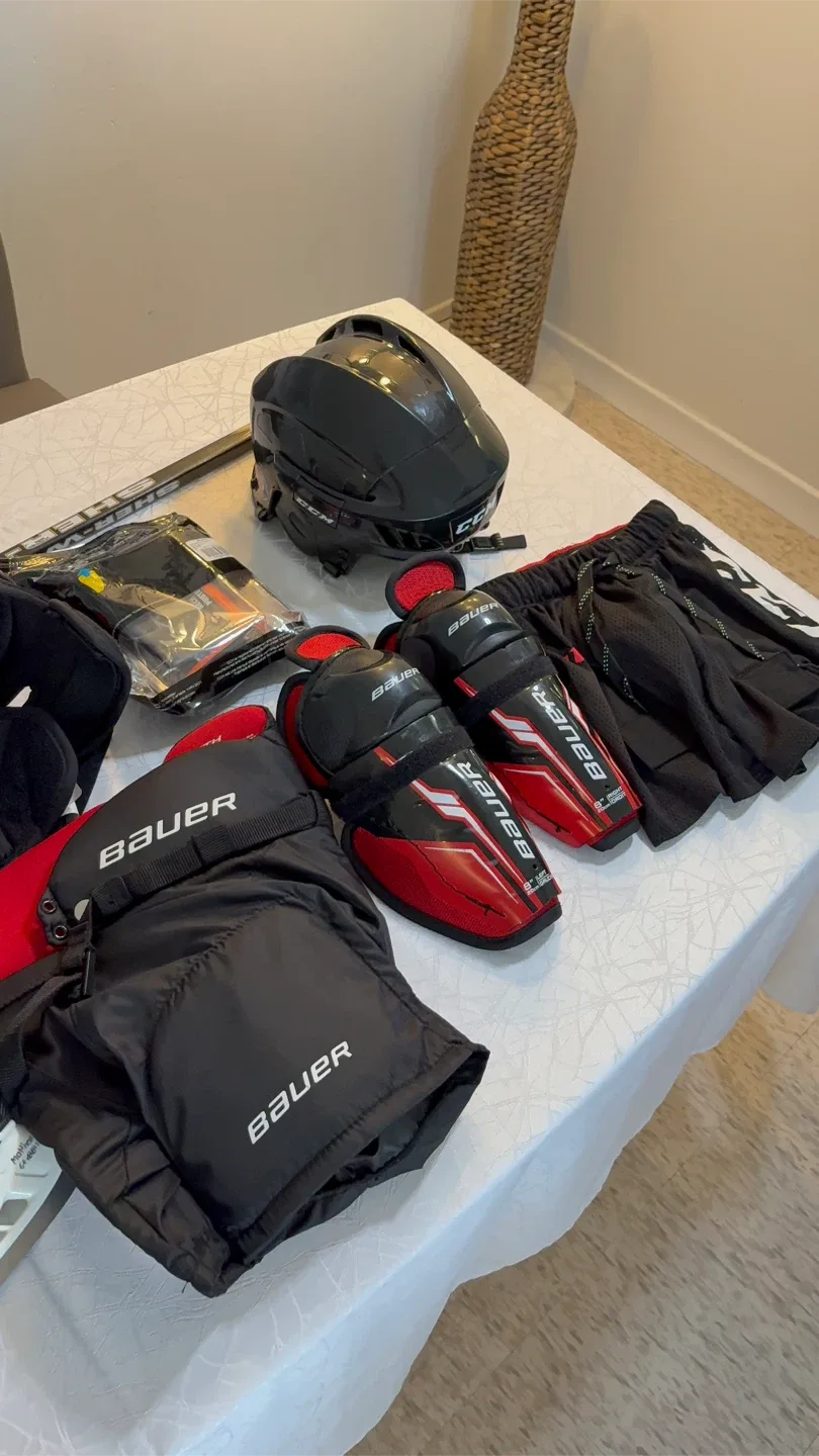 Hockey Gear Set: Bauer & CCM image indicator(5)