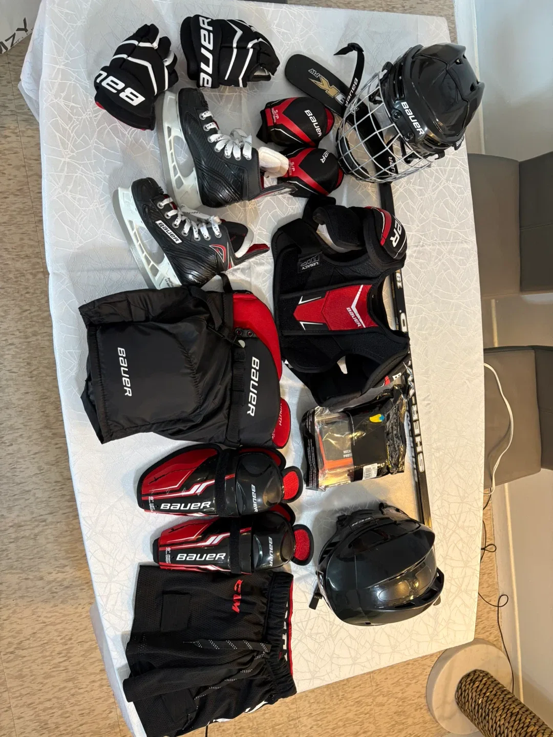 Hockey Gear Set: Bauer & CCM image indicator(2)