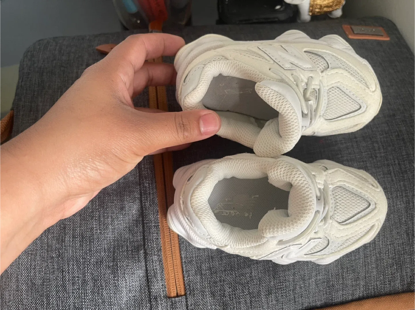 New Balance 9060 White Sneakers image indicator(2)