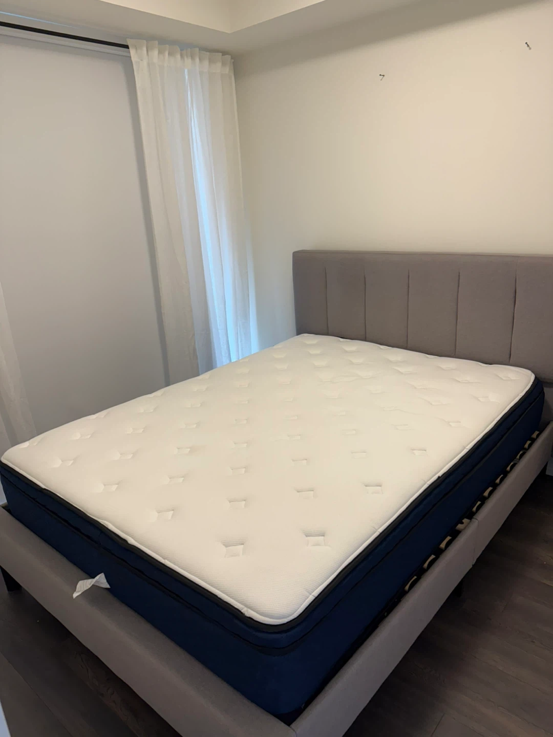 Silk & Snow Hybrid Queen Mattress (Medium-Firm)