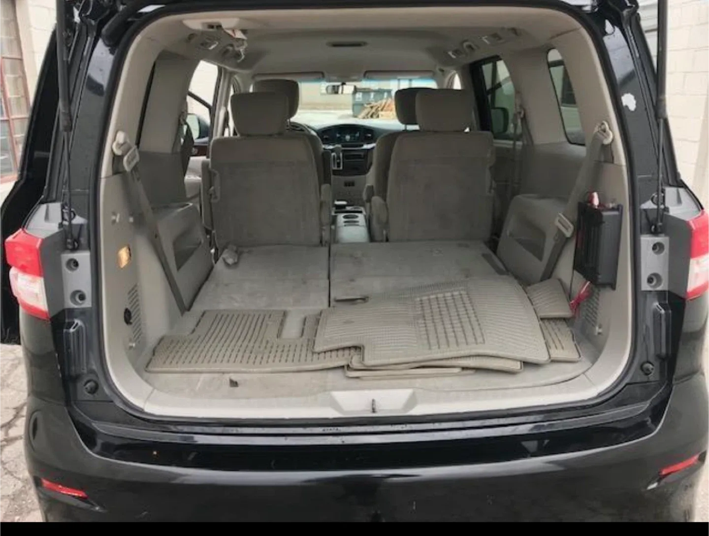 Nissan Quest Minivan image indicator(10)