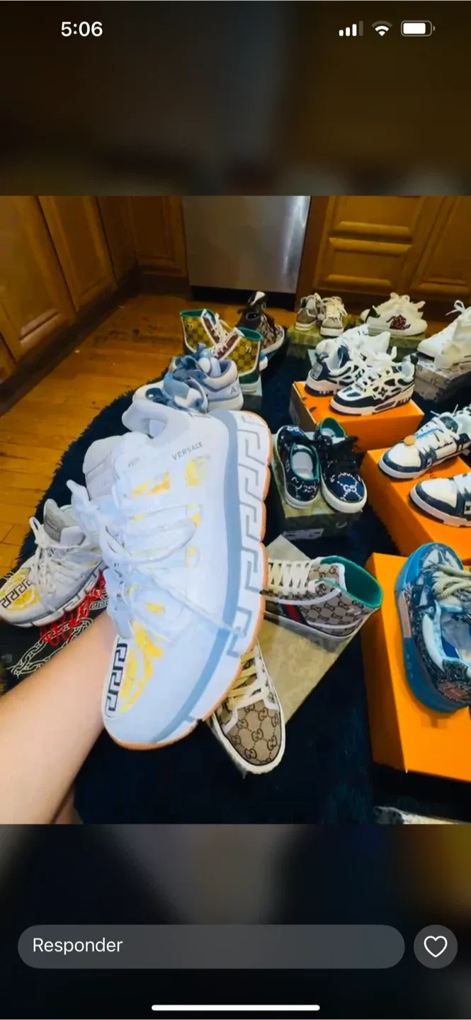 Versace Sneakers thumbnail