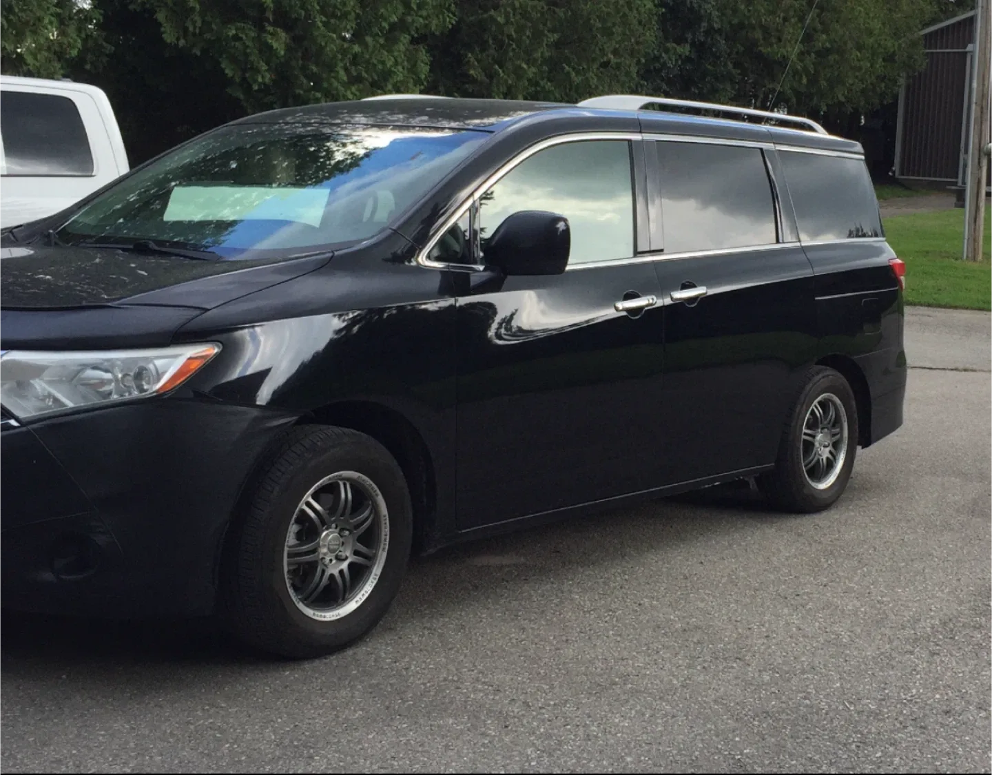 Nissan Quest Minivan image indicator(2)