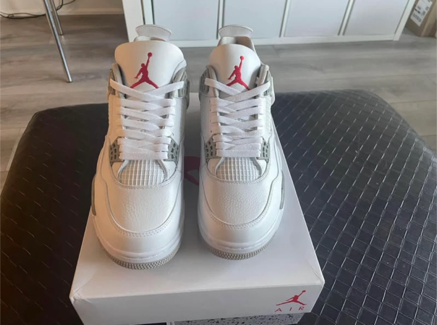 Jordan 4 White Oreo (Size 9.5)