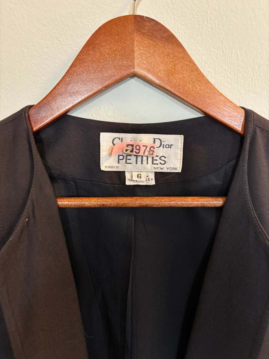 Vintage (1980-1990) Christian Dior black Blazer (The Suit) image indicator(2)
